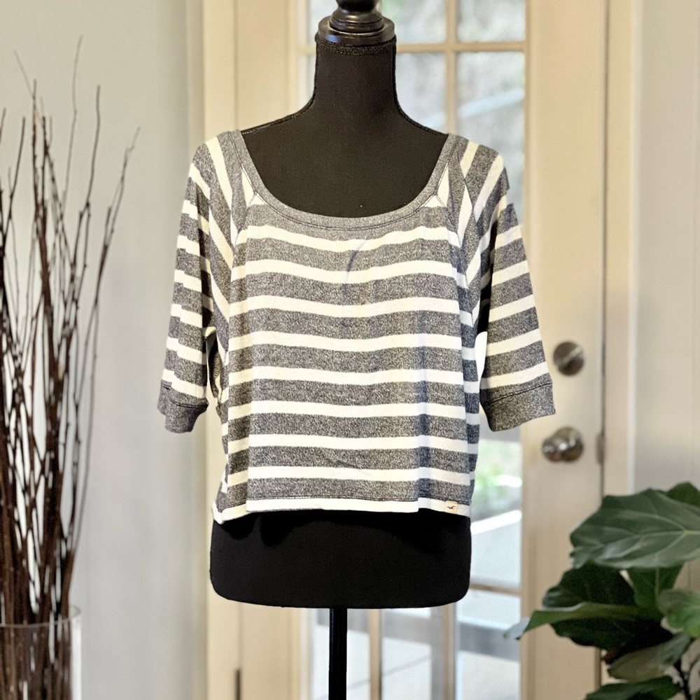 Hollister off the shoulder striped crop top Medium Large